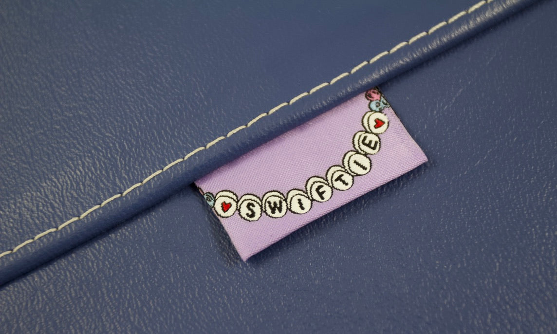 Woven tags: T's Version | Pack of 5